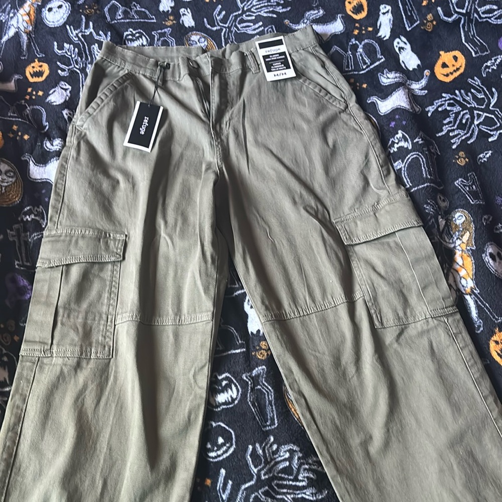 Wide leg green cargo pants